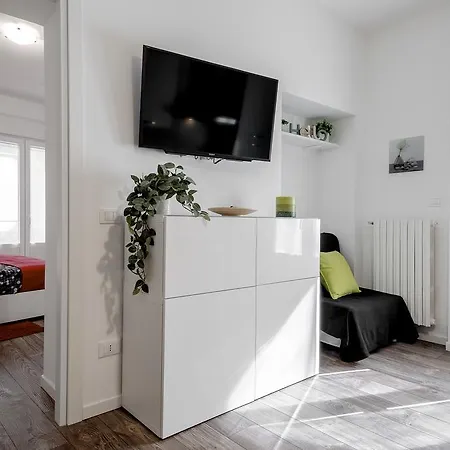 Stayeasy Filzi11 - 3 Bedrooms, 2 Baths - Station Appartement Milan