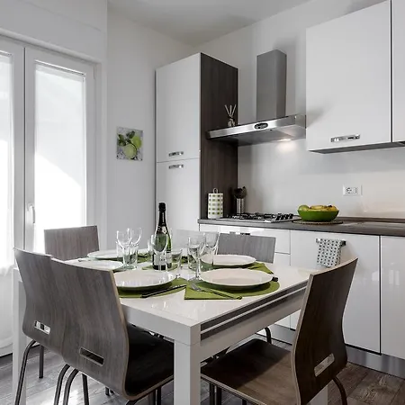 Stayeasy Filzi11 - 3 Bedrooms, 2 Baths - Station Apartment *