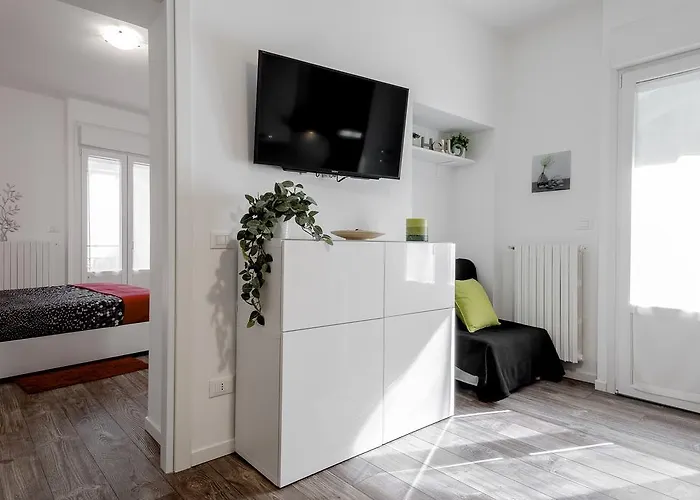 Stayeasy Filzi11 - 3 Bedrooms, 2 Baths - Station Appartement Milan